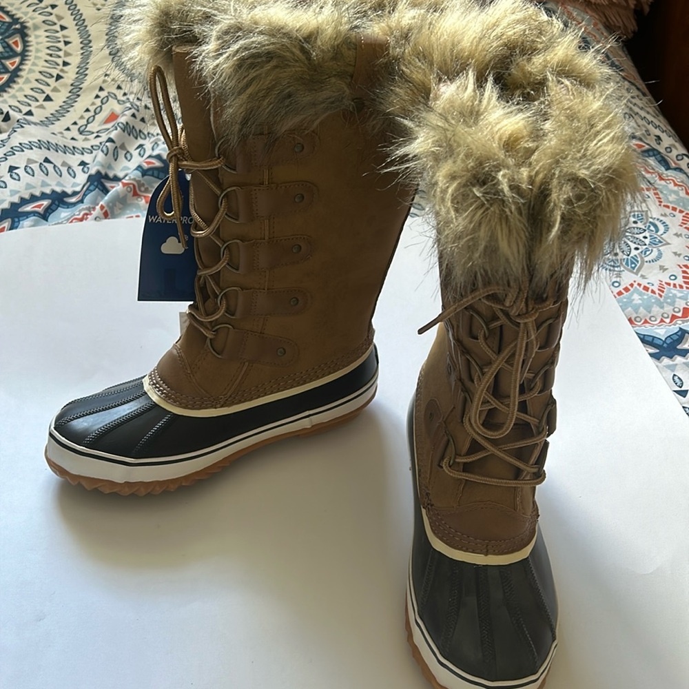 Woman’s Ella Waterproof Boot